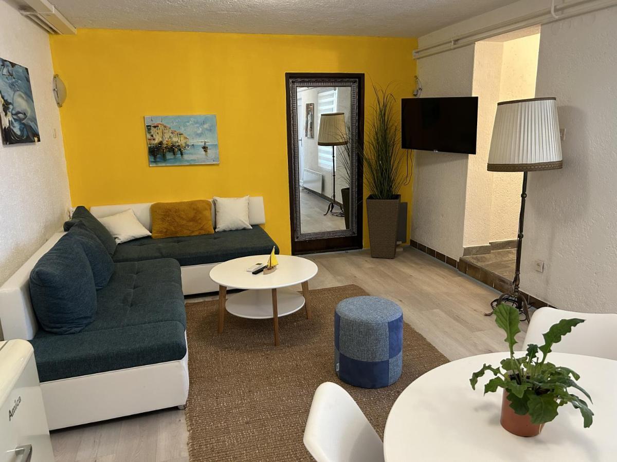 Peaceful Apartment With Patio Rovinj Exterior foto